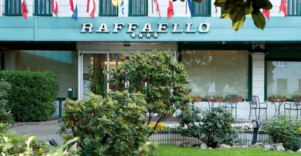 Hotel Raffaello Милан Экстерьер фото